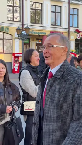 «Красная дорожка» возле кинотеатра «Беларусь». IX Республиканский фестиваль белорусских фильмов в Бресте 🎞️ #брест #беларусьбрест #кинотеатрбеларусьбрест #фестивалькино #врек 