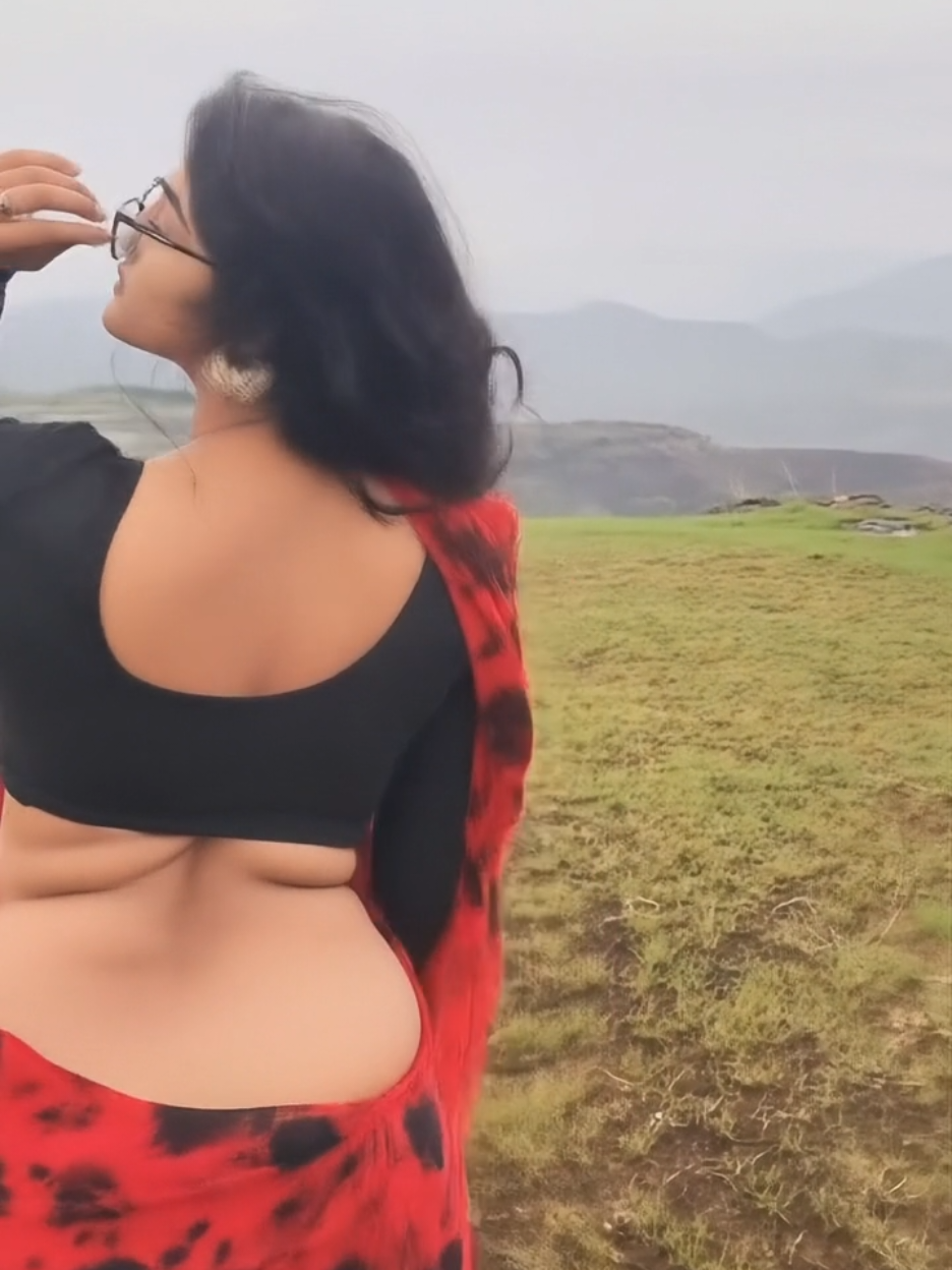 রূপের রানি, রাজকীয় সৌন্দর্যের ছোঁয়া ✨👑 