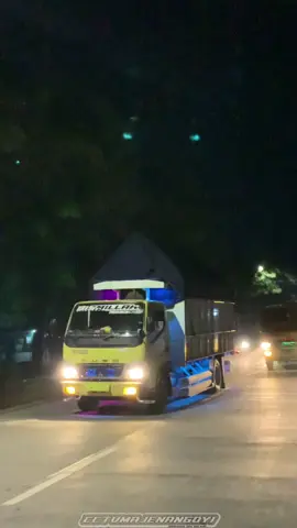 jam sesz#trukmaniaindonesia #trukoleng #storytruck #cctvmajenangoyi #fyp 