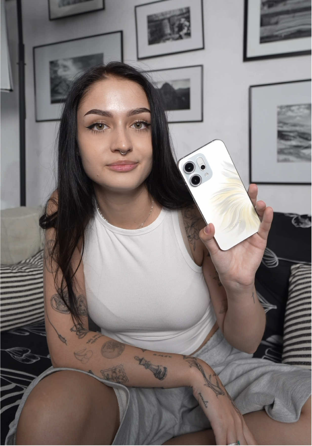 Gata cu stresul pozelor. Am primit noul OPPO Reno14 și am rămas plăcut surprinsă de funcțiile sale. Voi ce părere aveți? #DaStilMomentului #OPPOReno14Series @OPPO România 