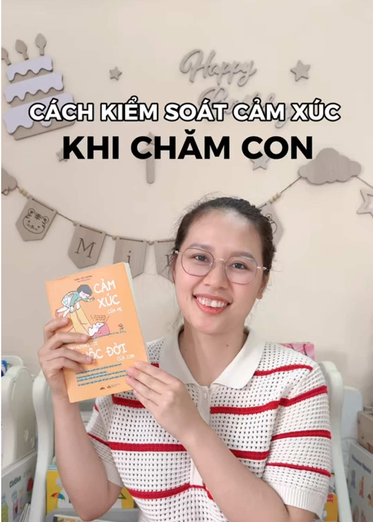 Cách mẹ Nami kiểm soát cảm xúc khi làm mẹ fulltime của 2 em bé. Mẹ nạm còn rất nhiều đầu sách chăm con, mẹ nào cần cmt bên dưới nhá #giadinhnami #embedangyeu #mebimsua 