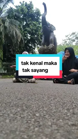 Masih dalam Rangka Trauma Healing Yahya.. mami sama salah satu onty nya Yahya,ajak Yahya ke Ragunan Zoo...dia belum bisa menikmati dngan baik, tpi sudah lebih baik dari sebelum nya.. sehat2 ya Anak baiiiik...