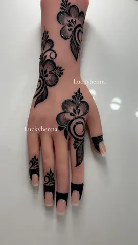 #luckyhenna #somalitiktok #aroos #hennatiktok #hennaparty @Dayax Dalnuurshe 