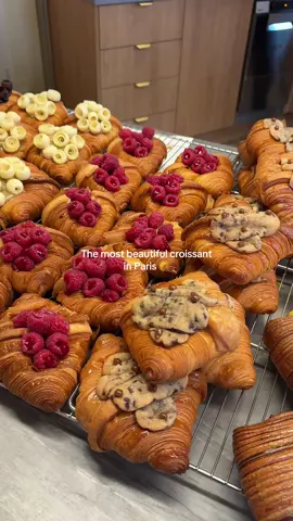 The best croissant in Paris 🥐#parisfrance #parisianvibes #paris #parislifestyle #pourtoi 