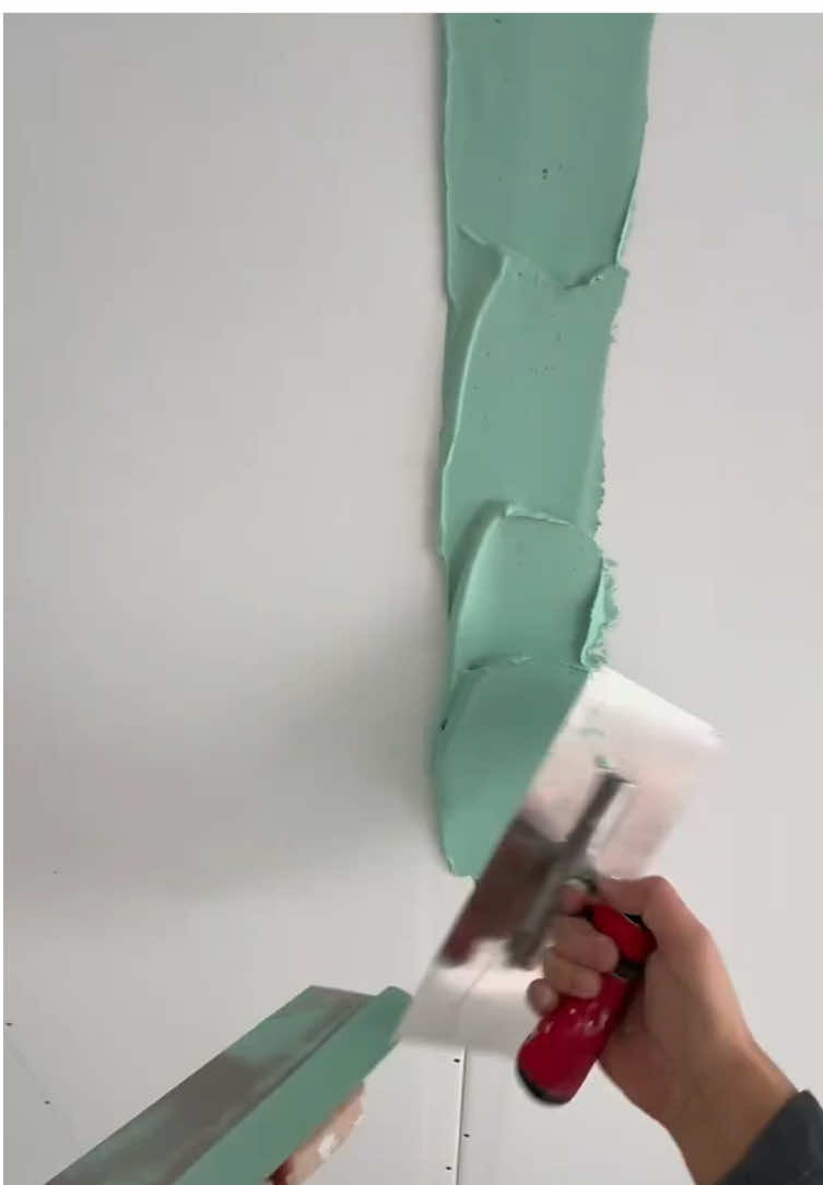 Microcement application Wall decorations  Paint manufacturing 🎨 🎨🖌️#painting #painters #fyp #paint #paintingart