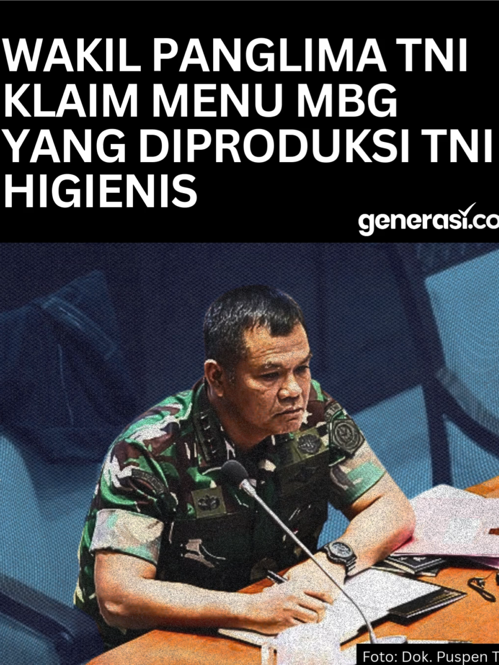 Wakil Panglima TNI, Jenderal Tandyo Budi Revita, menegaskan makanan dalam Program Makan Bergizi Gratis (MBG) yang disiapkan melalui Satuan Pelayanan Pemenuhan Gizi (SPPG) di seluruh matra TNI dipastikan higienis.  Ia menyampaikan bahwa penyediaan makanan dilakukan oleh tenaga profesional sehingga layak dikonsumsi masyarakat, khususnya anak-anak penerima manfaat. Menurut Tandyo, standar kebersihan dan kualitas makanan sangat penting agar tujuan utama MBG, yakni mendukung kecerdasan generasi muda, dapat tercapai. Ia menambahkan, program yang menjadi prioritas pemerintah ini diharapkan bisa benar-benar dirasakan langsung oleh masyarakat secara aman. Di saat bersamaan, Panglima TNI Jenderal Agus Subiyanto bersama para Kepala Staf Angkatan meninjau pelaksanaan program MBG di Solo. Kunjungan tersebut dilakukan untuk memastikan distribusi dan penyajian makanan berjalan sesuai standar, terutama setelah maraknya laporan keracunan pelajar di sejumlah daerah, termasuk kasus besar di Kabupaten Bandung Barat. #mbg #makanbergizigratis #tni #generasico