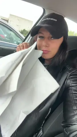 @Asoka @KamionosQtya @Antal Farkas  a csomagotok hamarosan érkezik skacok🤗 köszönöm hogy részt vettetek a nyereményjátékban és gratulálok a nyereményetekhez!🤗🎁
