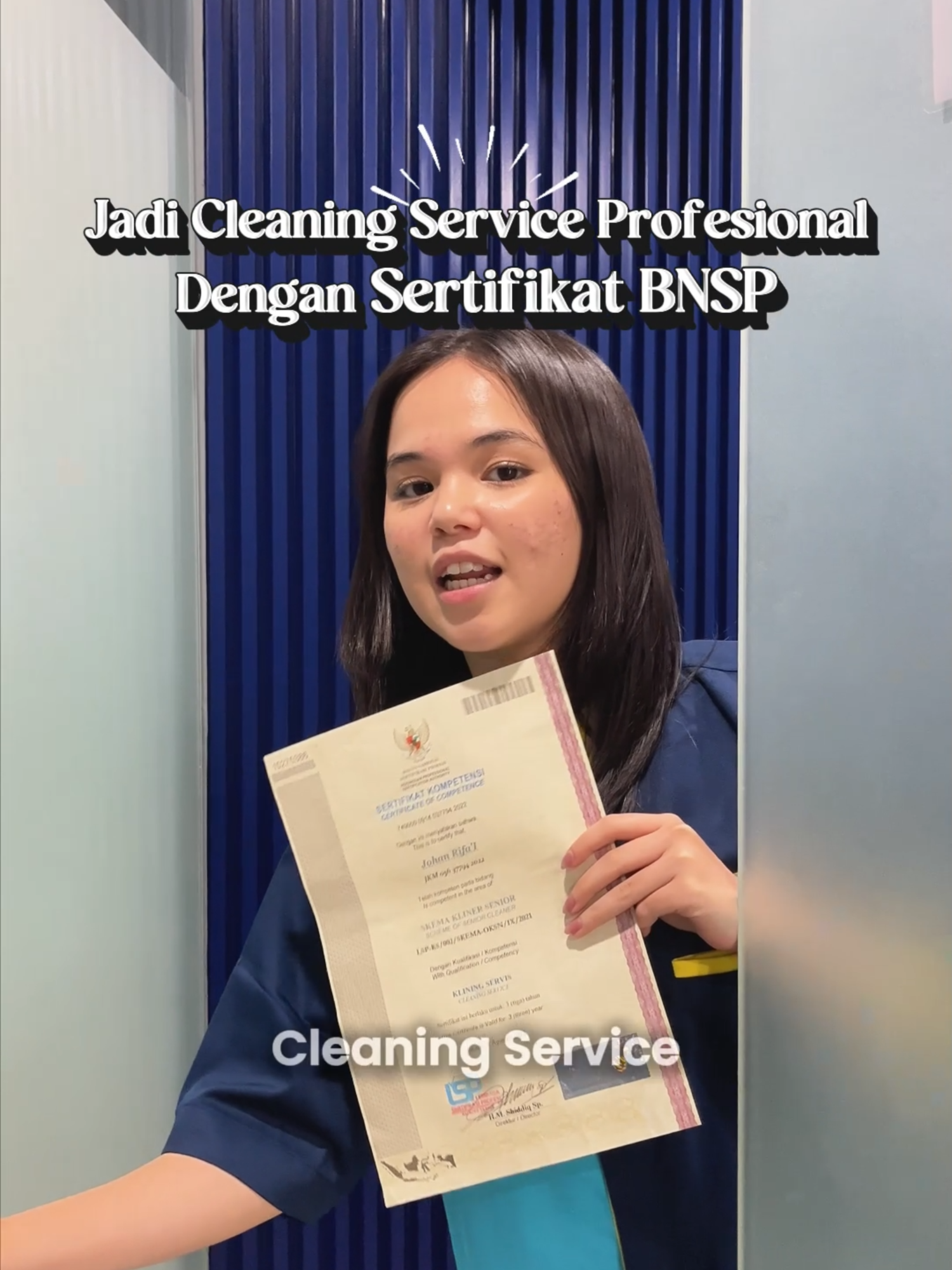 Mau Karier Cleaning Service Lebih Dihargai? Bekerja sebagai cleaning service bukan hanya soal bisa bersih-bersih, tapi juga tentang profesionalitas dan standar kerja. Dengan sertifikat resmi BNSP, kemampuanmu diakui secara nasional dan dipercaya oleh perusahaan besar. Artinya, kamu punya peluang lebih besar untuk dihormati, dipercaya, dan berkembang dalam karier. Jangan biarkan kemampuanmu diremehkan hanya karena belum bersertifikat! Daftar sekarang untuk sertifikasi resmi di RSK lewat WA dan buktikan kompetensimu! #cleaningservice #sertifikatbnsp #profesional #karier #rsk