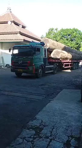 BAHAN KAYU MERBAU.. MEKAR JAYA LAMONGAN KAROSERI... @Ainullboyss  #mekarjayakaroseri  #fyppppppppppppppppppp