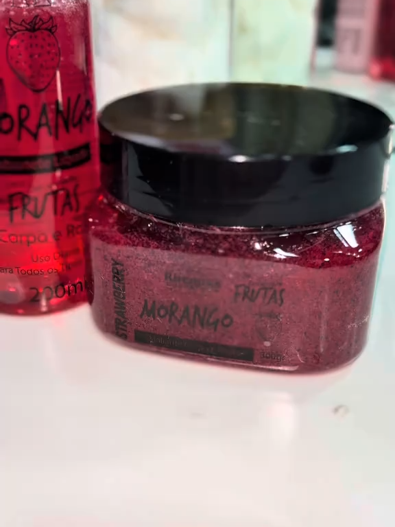 🌸 Kit Sabonete + Hidratante + Esfoliante Rhenuks 200ml 🌸 Transforme sua rotina de cuidados com a pele em um momento de autocuidado e bem-estar! 💆‍♀️✨ ✅ Contém: 🧼 Sabonete hidratante – limpa e nutre a pele 🪄 Esfoliante – remove as células mortas e renova 💧 Hidratante – deixa a pele macia, perfumada e protegida LINK NOS COMENTARIOS  Skincare #SkincareRoutine #Autocuidado #CuidadosComAPele #BelezaNatural #PelePerfeita #Hidratacao #Esfoliacao #RotinaDeBeleza #GlowSkin