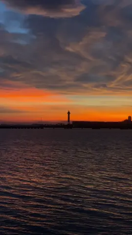 Hạ Long trước cơn bãoo #halong #sunset #hoanghon #dulichhalonggiare #homestayhalong 