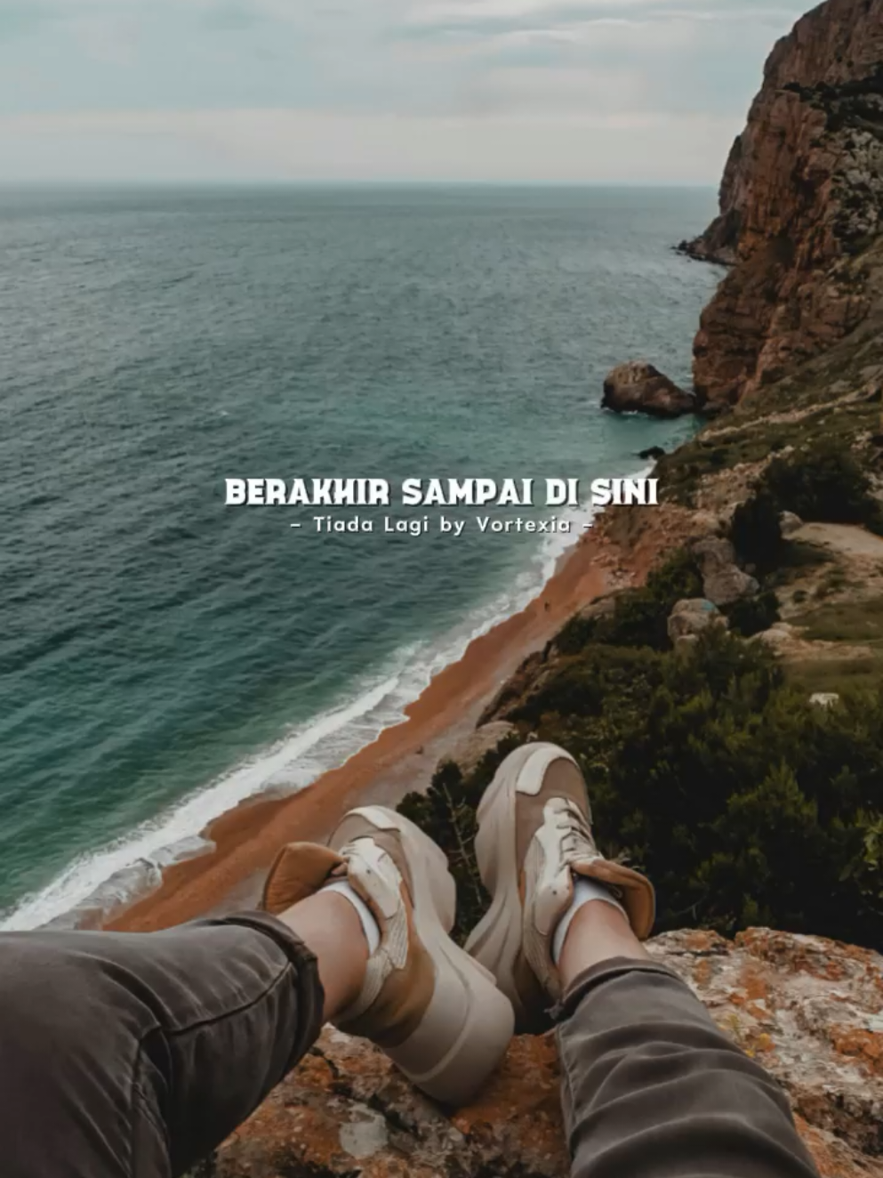 Tiada lagi yang kuharapkan.. Tiada Lagi yang kuimpikan... #liriklagu #tiadalagi #mayangsari #vortexiacover #fyp 