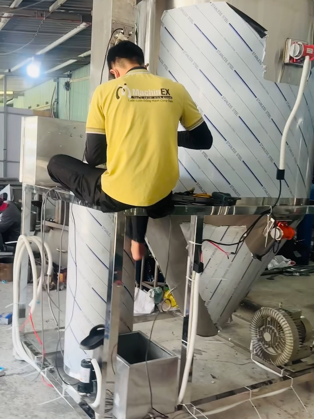 Đội ngũ kỹ thuật Công ty CP Machinex Việt Nam vừa hoàn tất lắp đặt & bàn giao máy sấy phun sương ly tâm cho khách hàng tại Đắk Lắk #machinexvn #maysayphunsuonglytam #saykhodungdich #hoantatlapdat