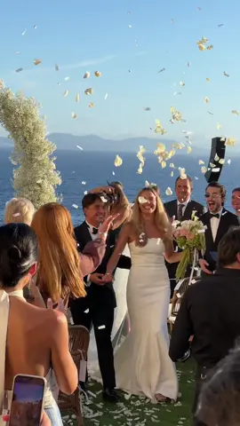 Your dream wedding, made real🤍 @Cesc Sansalvadó @Renata A. #PronoviasBride #LoveStory #DreamWedding #Wedding #Daylight 