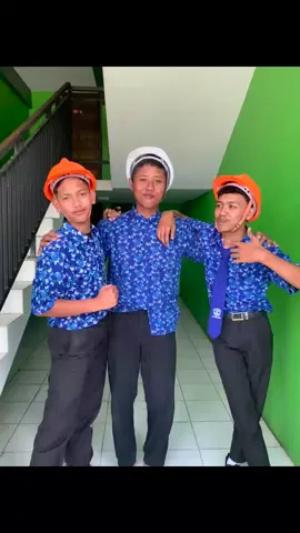 sekolah po mroyek?? #foruyou_page #tulungagung24jam #smkhebat  #spp#smkn1tulungagung 