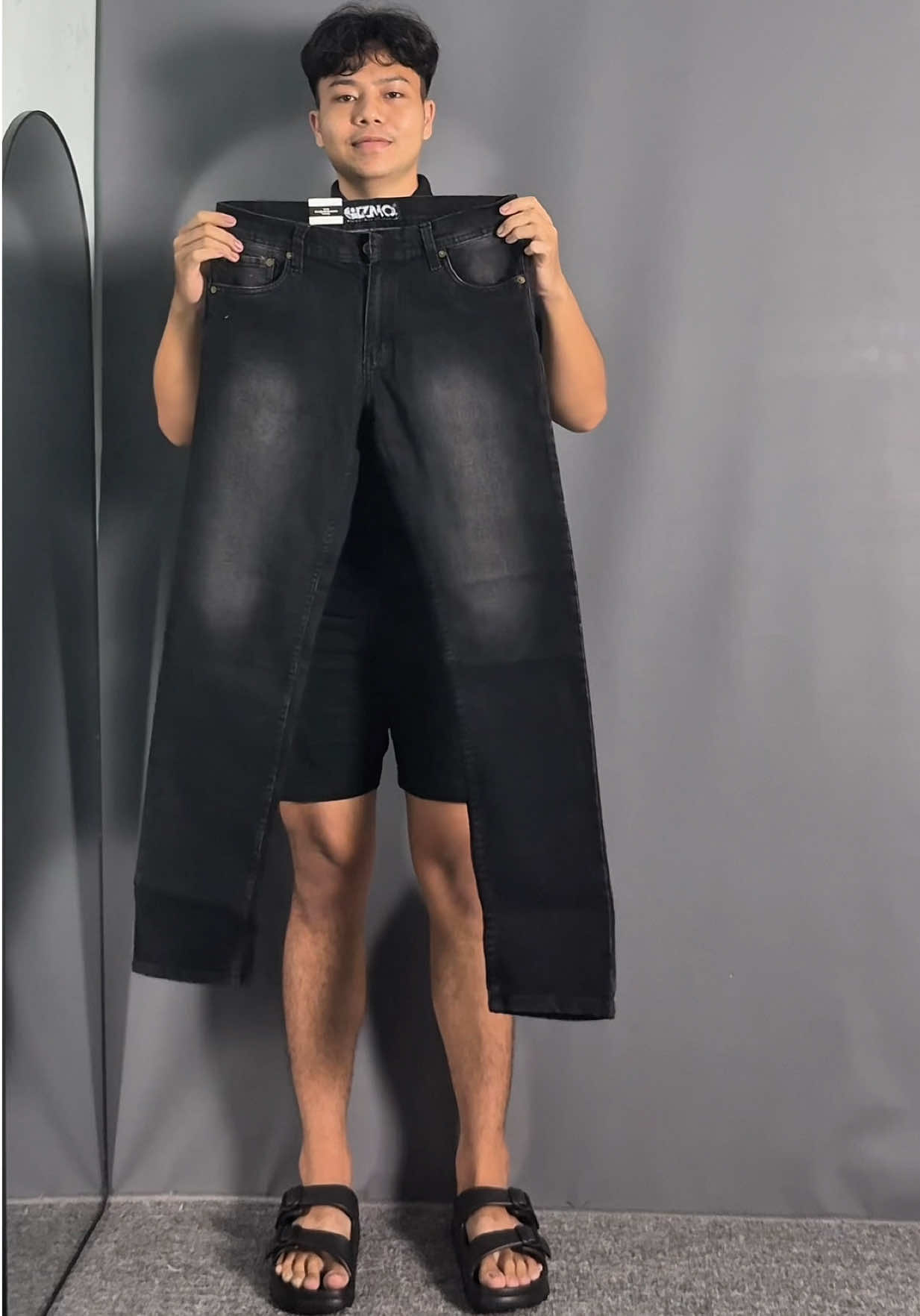 Rekomendasi celana Denim stretch Dari @Gizmoclothes asli ini melar nyaman banget dipakainya🤩🔥#Denim #celanadenim #outfitinspo #fashioninspo #outfitpria 