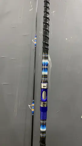 ✈️jayapura papua  terimakasih om@ipung sudah order dan sabar menunggu 😁🙏 -spesifikasi joran stenlis  -panjang 330 sambung 2 -sambungan joran memakai shok drat 11 mm -ujung/blank atas carbon solid shuriken  -realset ovs biru metalik  -ring guide k series rainbow  #joranstenlisbrantasan #customjoranstenlis #batangerstulungagung #baunghunter 