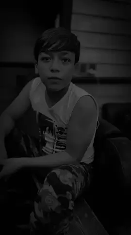 يلعب على حبلين ولفي الهويته....  #تصميمي #تصميم #ستوريات #تصميم_فيديوهات🎶🎤🎬 