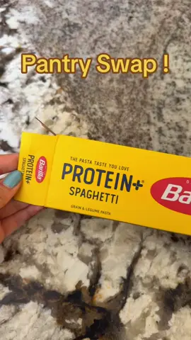 Comment below Have you tried the @barilla protein pasta? 💛It’s a great way to get additional protein and fiber per serving for a more blood sugar balanced and weight management friendly meal that will keep you fuller longer! 🤩 Healthy eating isn’t about restriction but rather knowing how to build balanced meals. Some internet doctors hate to hear me say it but PASTA CAN FIT!! 🥳 #pantryswaps #nutritiontips #dietitian #healthyeating #creatorsearchinsights 