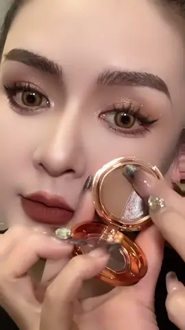 #eyemakeuptips #trendingglitteryeyes #makeuptipsandtricks #koreancosmetics #beautyproducts 