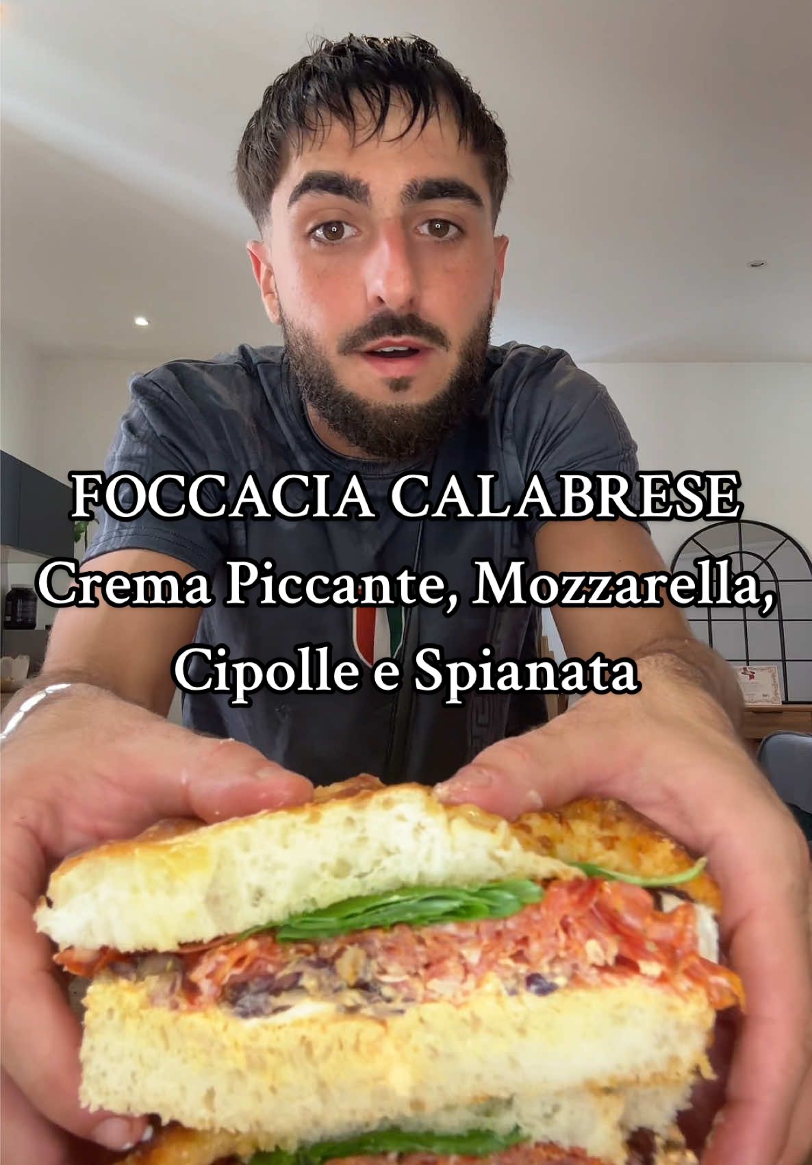 FOCCACIA CALABRESE | Crema Ricotta Nduja, Mozzarella, Cipolle Caramelizate, Spianata Piccante !! 🥪🔥🇮🇹 MAMMA MIA CHE BONTA !!! 🤌🏽😍 #foccacia #sandwich #italian #fyp #FoodTok 