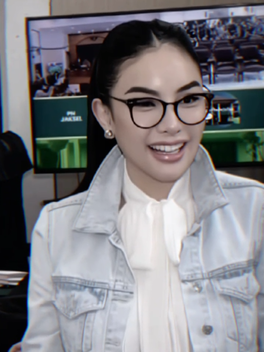 MASYALLAH MAMI❣️ @nikitamirzanimawardi173  #fyppppppppppppppppppppppp #foryoupage❤️❤️ #berandatiktok #nikitamirzani #maminikitamirzani 