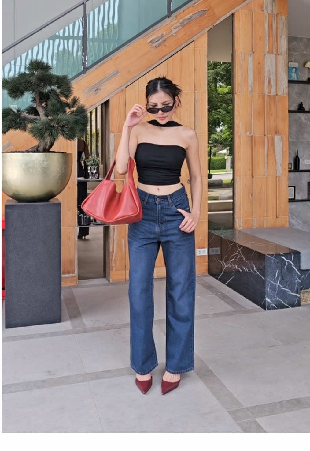 ความคลาสสิคที่ไม่เคยเบื่อ พรางหุ่นเก็บทรงสวย #กางเกงยีนส์ #กางเกงยีนส์ทรงกระบอก #กางเกงยีนส์กระบอกกลาง #jeansoutfit #outfitideas 