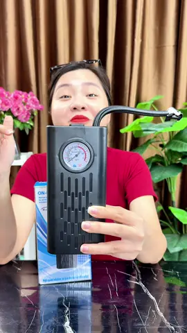 Bơm Lốp Ô Tô Xe Máy Xe Đạp, tích hợp sạc pin tiện lợi. #bomtichdien #bomlopoto #bomlopxe #xuhuong #bongbuongbinh 