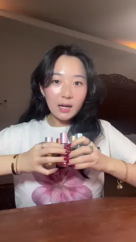 kalo kalian masih skeptical sama perfume scarlett cobain ini!!