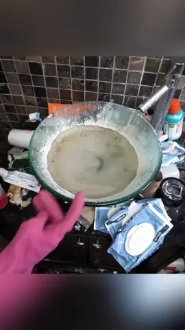 faxina no banheiro, limpeza pesada no banheiro muito sujo faxinando a casa  #cleaninghouse #satisfying #cleaningthebathroom #satisfyingvideo #heavycleaning 