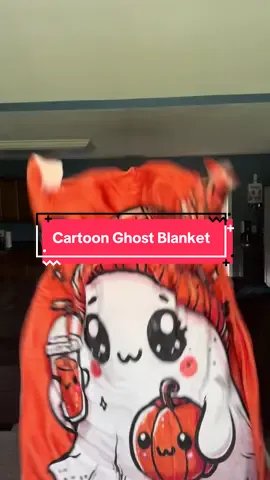 #ghostblanket #spookyseasonvibes #cuteandcozy #tiktokshopcreatorpicks #cozyhomedecor 