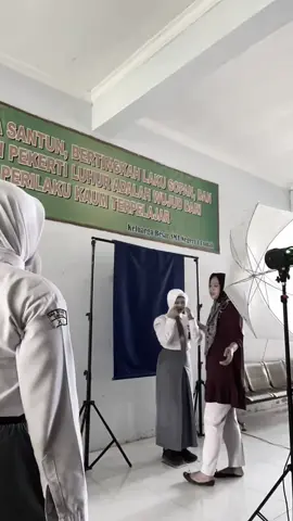 haha hihi tiba-tiba udah foto ijazah🙁 #fotoijazah #foryoupage #fyp #sedih 