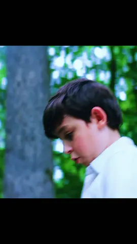 This boy accidentally discovered a mysterious lake that could repair broken things #movieclips #movie #movies #fouryou 