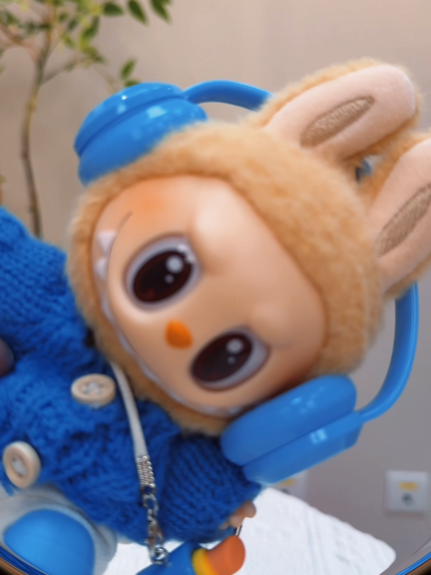 Have a seat and Lalalalala with LABUBU~🎵 #popmart #labubu #haveaseat #PopMartNewArrivals #popintofluffyland #blindbox #vinyl