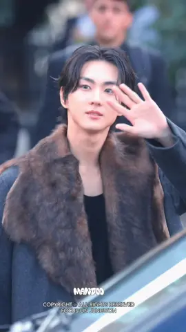 Look mozzafiato alla sfilata di Prada, così irresistibilmente bello #JUNGWON 🤎 정원 양정원 ジョンウォン  梁禎元  ENHYPEN 엔하이픈 エンハイプン #PRADAxENHYPEN  #ENHYPENonPradaSS26  #PradaSS26 #Prada 