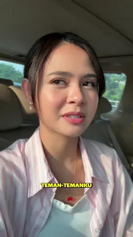 begini memang cewe2 kalo nongkrong 🙂