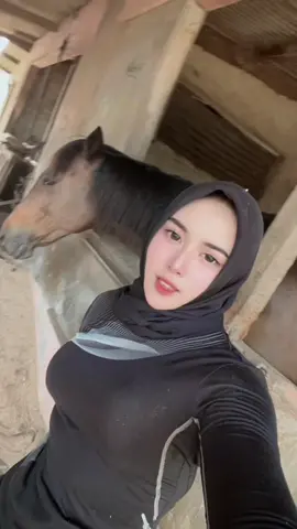 Asik banget dah#dellaceblong #equestrian #fyp 