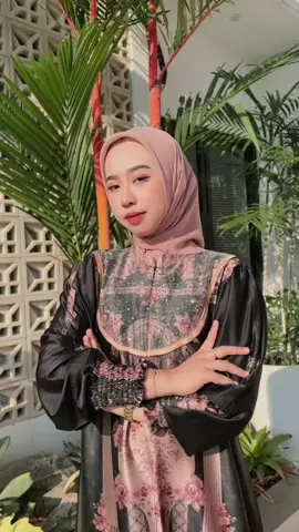 Buat kalian yang mau order dengan harga murah & banyak diskon spesial paydaysale yuk bisa join live atau bisa order di keranjang kuning dibawah ya🤗🤩 #outfitlebaran #gamislebaran #dresslebaran #dress #dresscantik 