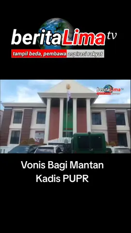 Vonis Untuk Mantan Kadis PUPR Kabupaten Taliabu  TERNATE, beritalima.com  | Empat terdakwa kasus korupsi pembangunan Mandi Cuci Kakus (MCK) Individual pada Dinas Pekerjaan Umum dan Penataan Ruang, Kabupaten Pulau Taliabu Tahun Anggaran 2022, Senin (15/9/2025) akhirnya divonis Pengadilan Negeri (PN) Ternate. Keempat terpidana masing-masing S alias Ino, mantan Kepala Dinas PUPR Taliabu sekaligus Pejabat Pembuat Komitmen (PPK), Direksi dan Pengawas Dinas PUPR berinisial HU dan rekanan  MRD serta peminjam perusahaan MT. Berdasarkan perhitungan BPK RI, negara dirugikan sebesar Rp3 miliar 635 jutaan. Majelis Hakim dalam amar putusannya menyatakan para terdakwa terbukti bersalah sesuai dakwaan Primer penuntut umum yaitu Pasal 2 ayat (1) Jo. Pasal 3 Jo. Pasal 18 ayat (1) huruf b UU RI No. 31 tahun 1999 tentang tipikor sebagaimana diubah dan ditambah dengan UU RI No. 20 Tahun 2001 tentang perubahan atas UU RI No. 31 tahun 1999 Jo. Pasal 55 ayat (1) ke-1 KUHP. S alias Ino divonis empat tahun penjara ditambah pidana denda sebesar Rp200 juta serta harus membayar uang pengganti Rp594 juta. Hu selain diganjar hukuman empat tahun penjara dan denda Rp200 juta juga harus membayar uang pengganti sebesar Rp39,2 juta. Sementara MRD dan MR mendapat hukuman empat tahun penjara serta denda Rp200 juta ditambah uang pengganti masing-masing Rp24 juta dan Rp100 juta.   (Dinnur Soamole) #beritalima #bandung #fyp #ternate #tipikor 