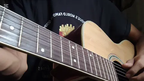 အကြိုက်ဆုံးအပိုဒ် #နှင်းဆီကဗျာ #coversong #me #fyp #guitartutorial 