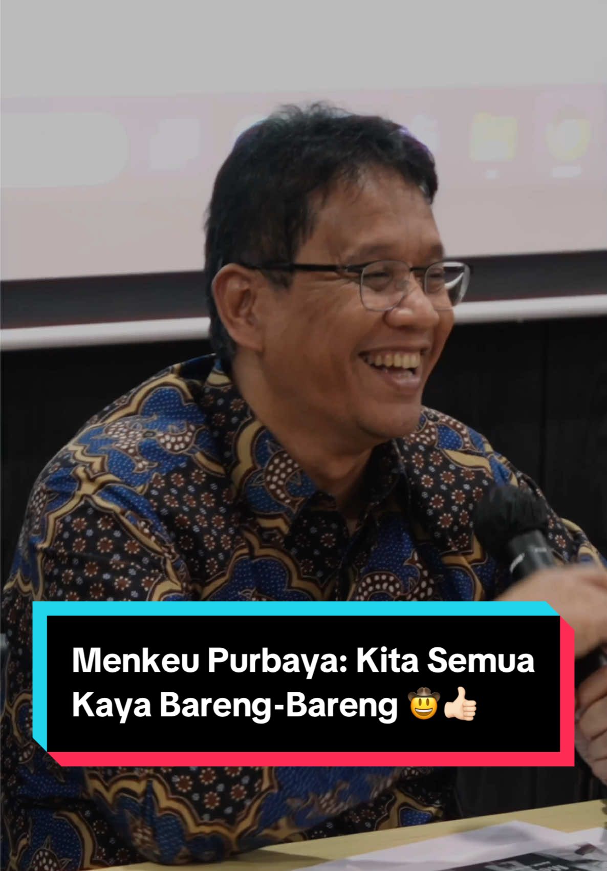 Menkeu @Purbaya Yudhi Sadewa tekankan sinergi BI dan Kemenkeu dalam menjaga stabilitas ekonomi nasional.  Siapa yang setuju kalau rakyat Indonesia kaya bareng-bareng?😇☝🏻