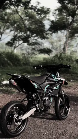Cewek bilang makasih=………#wr155rท้ายสูตร์#supermoto#wr155#wr155indonesia#wr155indonesia 