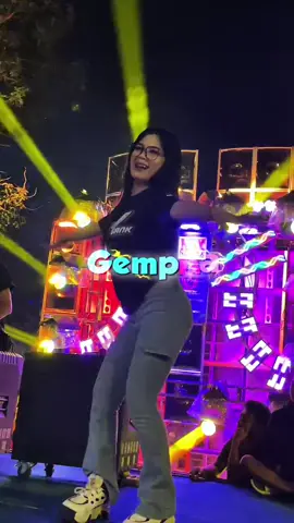#CapCut  hujan derita #dancercantik #niaramadhani 