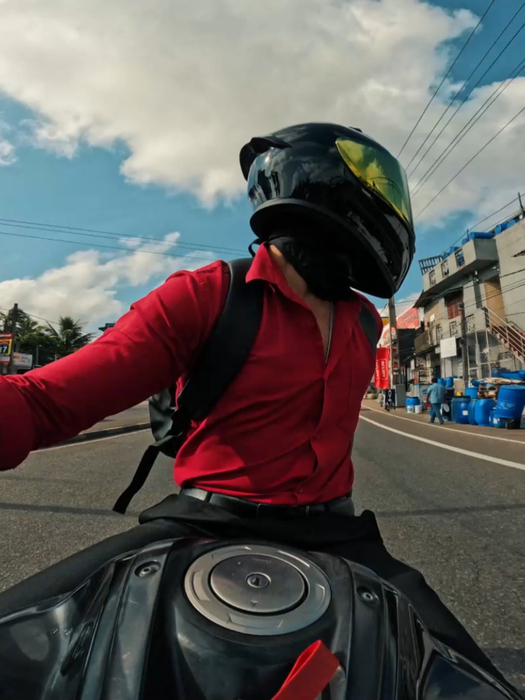 Same bike, different vibe,   Work doesn’t stop, but the style switch hits different.. #bikelover #srilankan_tik_tok🇱🇰 #fypppppppppppppppppp #viral #creatorsearchinsights 