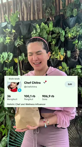 Terima kasih yang tak terhingga buat kalian semua. Tiktok ku mencapai 100k followers... aku janji akan lebih sering lagi memberikan tontonan dan spill produk2 tanpa bahan kimia berbahaya biar kaian bisa lebih sehat lagi. Yukk rayakan dengan melepaskan burung lagi... 🫠 #chefchitra 