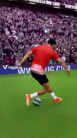 Mình hâm mộ Messi nhưng thử ghép video anh 7 để đảo chân rồi chuyền về cho đồng đội 🤣 #videoai #bongda #AIvideo 