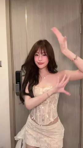 สาวจีนแดง