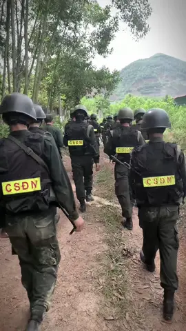 Vai mang súng, chân mang trách nhiệm, đầu mang nhiều nỗi nhớ…#cscđ#csđn#cand#K02