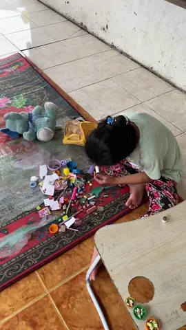 Dibalik tawa mereka Ada harapan:sederhana tersedianya makanan setiap hari. Mari kita bantu penuhi kebutuhan sembako mereka’ kita tidak sendiri kita adalah keluarga mari saling menguatkan🤗