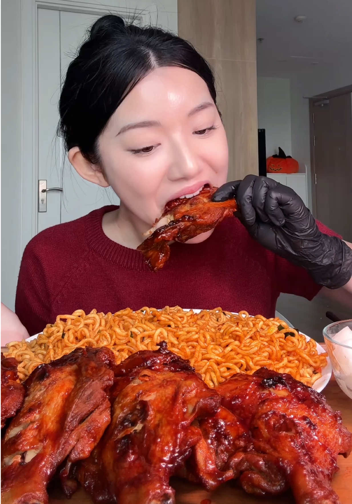 Mukbang mì SiuKay Ớt Ma phiên bản giới hạn - bữa tiệc Halloween cay tột đỉnh 🎃                                                                      #MiSiuKay #SiuKayHalloween #SiuKayOtMa
